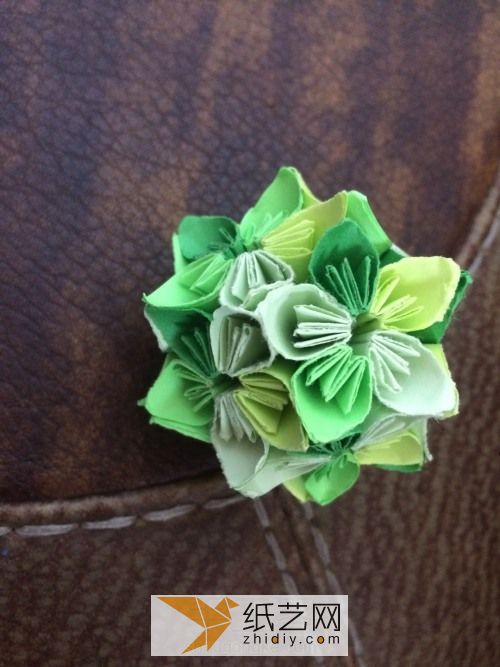 樱花折纸花球教程 新年创意手工灯笼制作方法