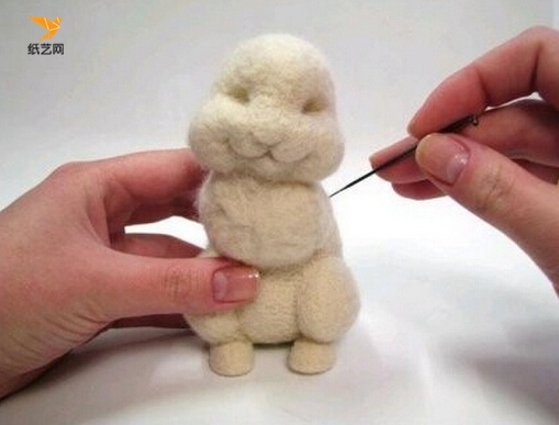 手工羊毛毡戳戳乐圣诞节小兔子制作教程图解