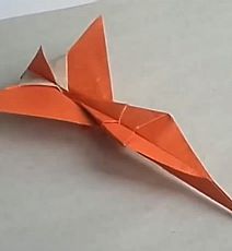 纸飞机的折法图片教程 详细