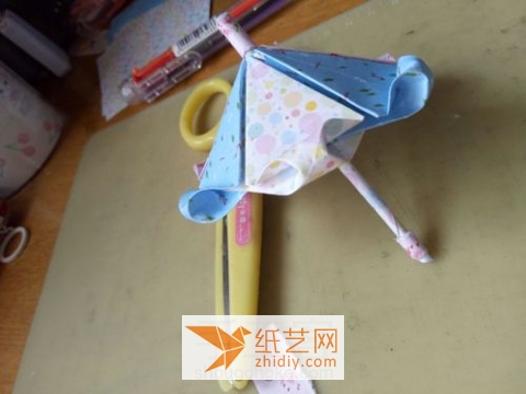少女心满满的折纸太阳伞制作教程图解